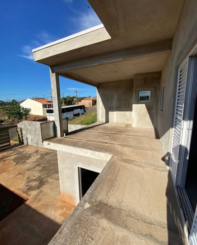 Sobrado Com 2 Suítes À Venda