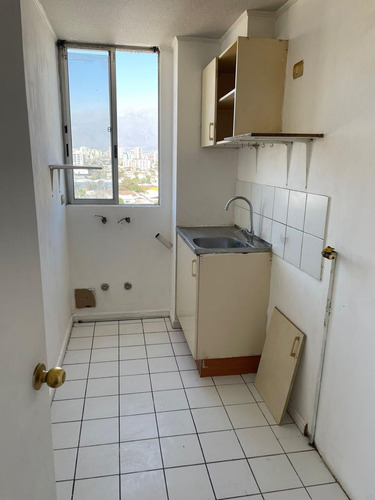 Departamento En Calle Arturo Prat, Metro Matta, Santiago.