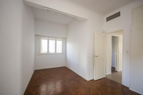 Alquiler Comercial Varios Usos: Oficina, Centro De Estética, Showroom, Etc.