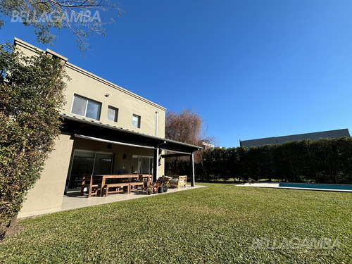 Casa Venta Bancalari 6 Ambientes Jardin Piscina