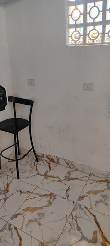 Passa-se - Ponto Comercial - Adega Com Espaço Amplo