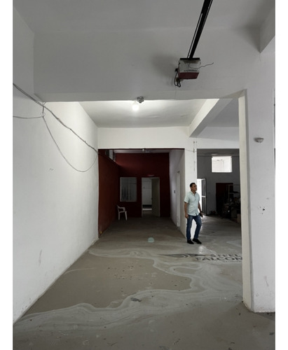 Local Comercial Con Oficinas En Venta En El Centro De Monterrey
