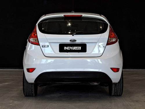 Imagen 7 de 15 de Ford Fiesta Kinetic Design 1.6 120cv Titanium 2013