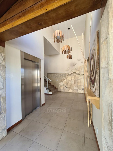 Departamento Duplex En Venta Ubicado En Centro De Bariloche, Bariloche