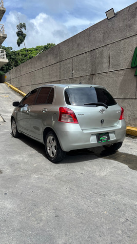Toyota Yaris 4 Puertas Sincronica 2006
