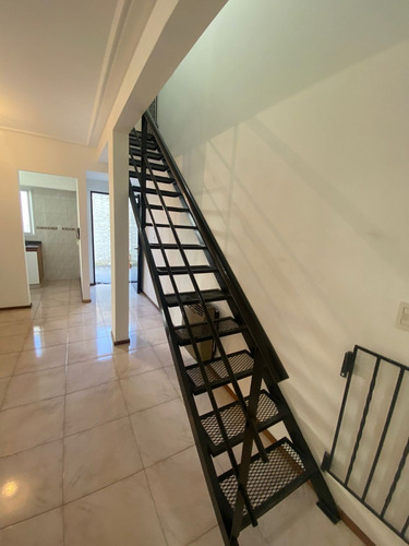Imagen 10 de 14 de En Venta Dto 2 Amb. Tipo Duplex Interno Lanus Este (072)