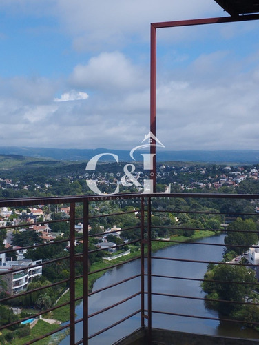 Venta Monoambiente En Galería Acuario - Carlos Paz 