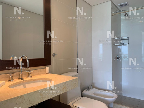 Apartamento De Lujo En Playa Mansa Torre Aquarela Punta Del Este - Ref: 949