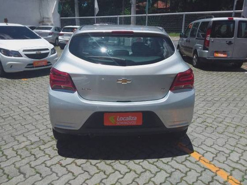Imagem 3 de 10 de Chevrolet Onix 1.0 Mpfi Lt 8v Flex 4p Manual