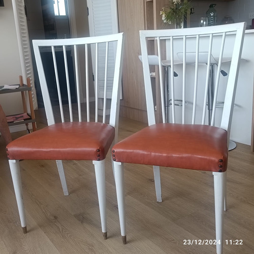 Muebles Para El Hogar 4 Sillas De Comedor (Usado)
