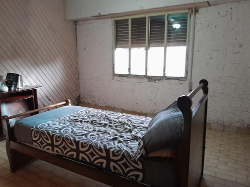 Venta/permuta - Casa - Ph Al Frente - 4 Dormitorios - Bella Vista, Rosario
