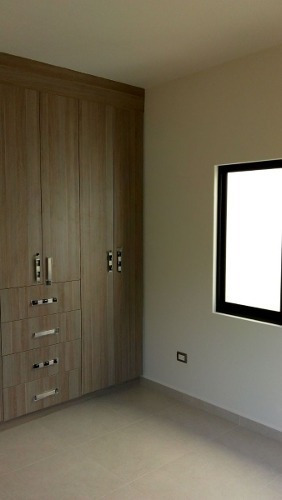 Imagen 5 de 13 de Preciosa Casa En El Refugio, Estrena! 3 Recámaras, 3.5 Baños