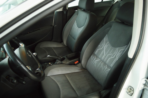 Imagen 13 de 16 de Peugeot 408 2019 1.6 Allure Pack Hdi 115cv Lesbleus