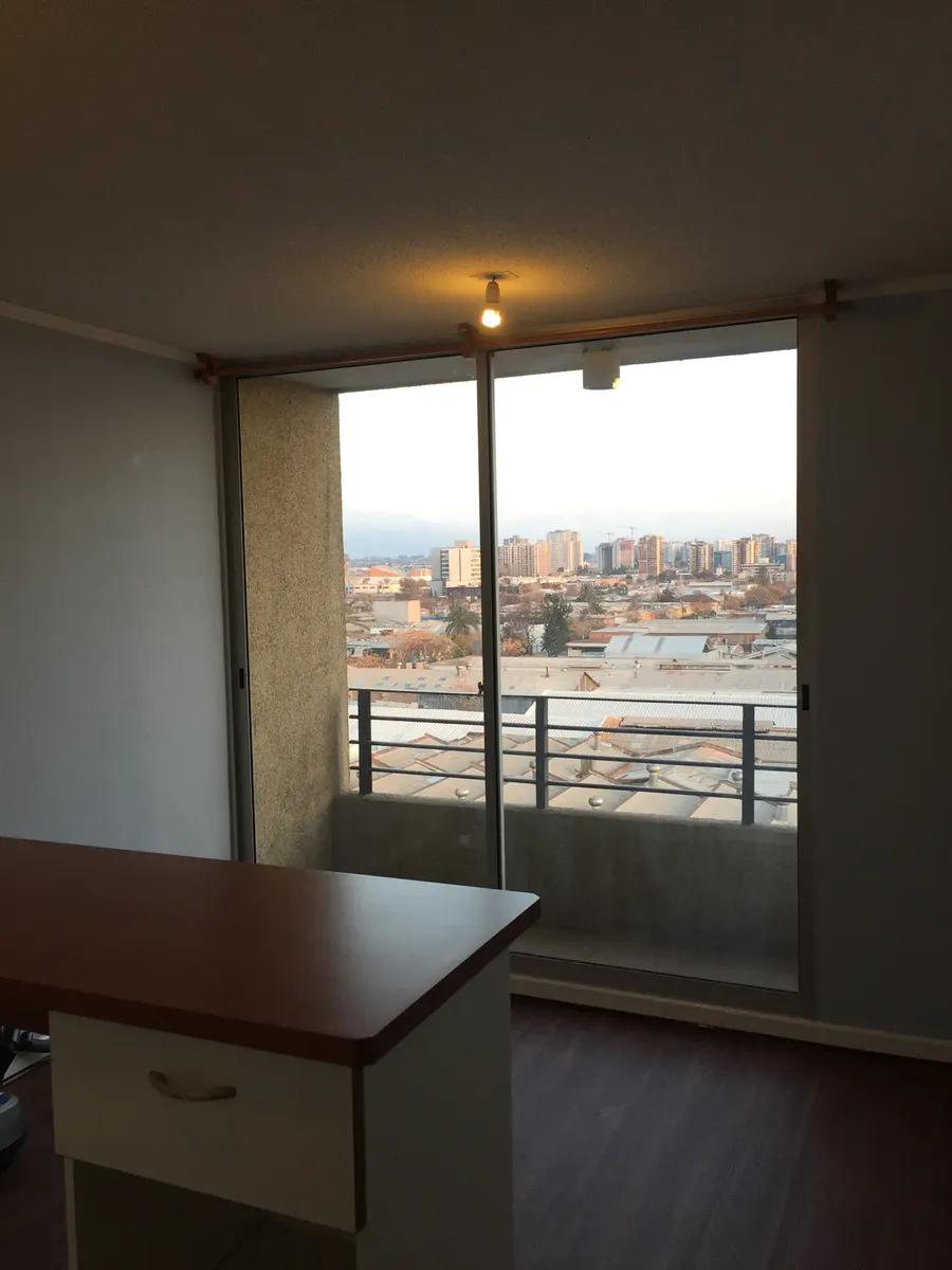 Imagen 1 de 9 de Departamento En Arriendo (1 Dormitorio) A Pasos Del Metro.