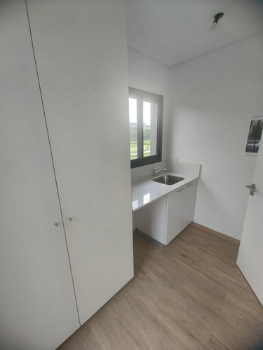 Casa En Venta A Estrenar De Seis Ambientes En Ceibos Puertos Del Lago
