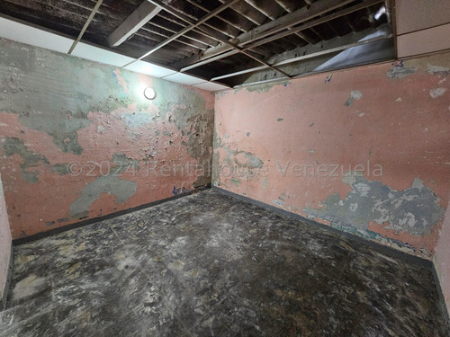 Casa En Alquiler En Catia Calle Panamerica Eu 24-29164