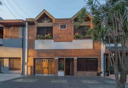 Chalet: Lote Propio En 2 Plantas, Mataderos 