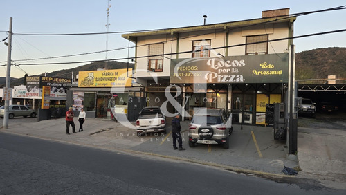 Venta Gran Propiedad: 2 Locales + 2 Galpones + Departamento