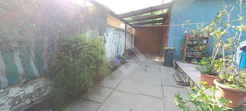 Casa En Venta De 5 Dormitorios En La Reina