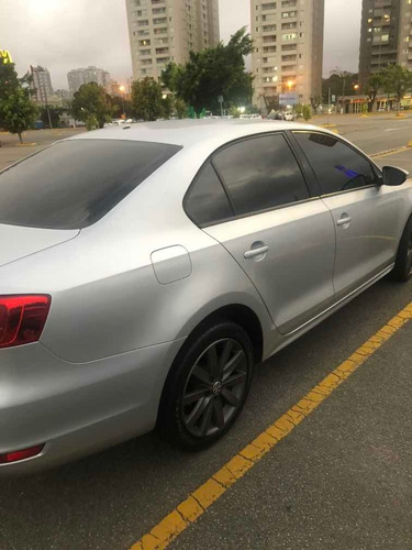 Volkswagen Jetta 2012 2.0 Comfortline Flex 4p Automática