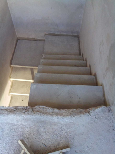 Imagem 1 de 5 de Escadas Pré Moldadas