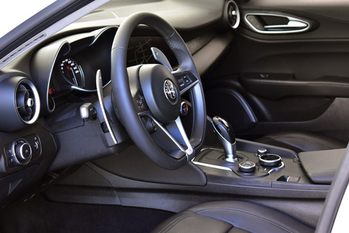 Imagen 24 de 25 de Alfa Romeo Giulia 2.0 200cv 200 Distinctive