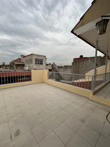 Mamberti Al 500 - Ph De 3 Ambientes En 1 Er Piso Con Patio Aterrazado Y Terraza!