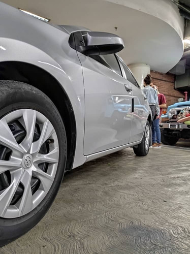 Imagen 2 de 9 de Toyota Corolla 2016