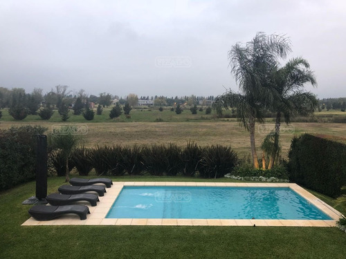 Casa En Venta Ubicado En San Isidro Labrador, Zona Norte