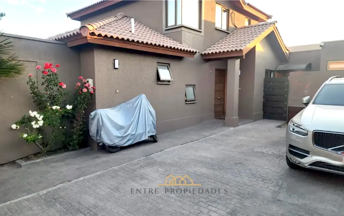 Imagen 1 de 15 de V Enta Cas De 4 Dorm. En Condominio Chicureo