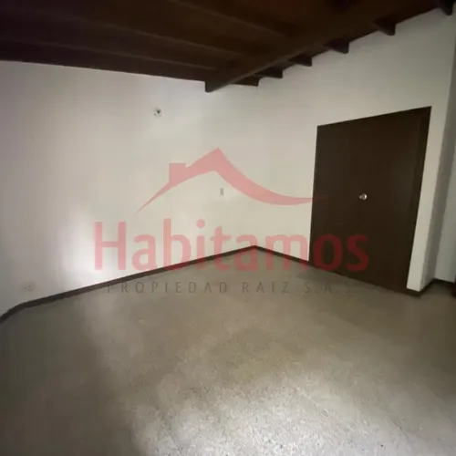Casa En Venta En Medellín - Los Colores Cod 68704