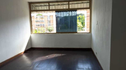 Imagen 4 de 9 de Vendo Apartamento 64m2 3h/1b/1p Castillejo 8582.