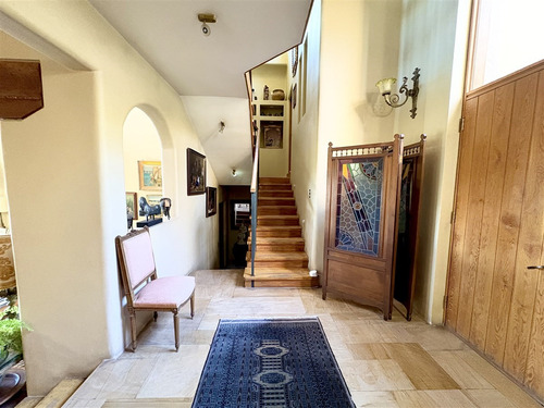 Hermosa Casa En Venta De 5 Dorm. En Las Condes