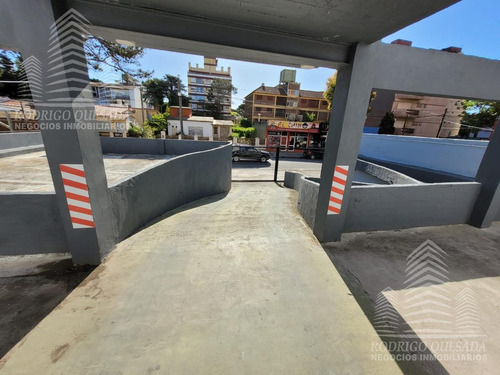Cochera En Muy Buena Ubicación -san Bernardo!!