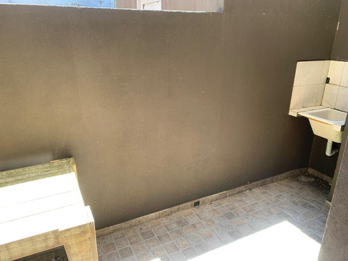 Venta 2 Ambientes Planta Baja Frente Al Mar En La Lucila Del Mar