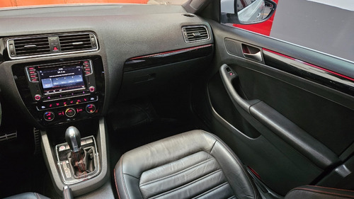 Imagen 7 de 25 de Volkswagen Vento Gli 2017 2.0 Tsi At Smart Garage