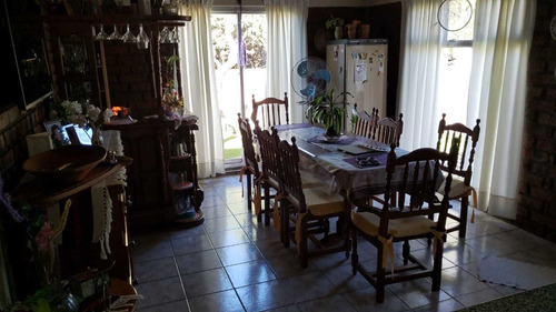 Casa 2 Dormitorios (uno En Suite), Dos Baños, Parrilla, Más.