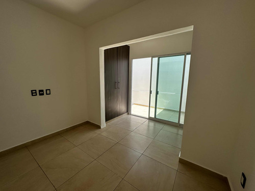 Venta Céntrica Con 5 R Y 4 B Roof Garden Y Alberca
