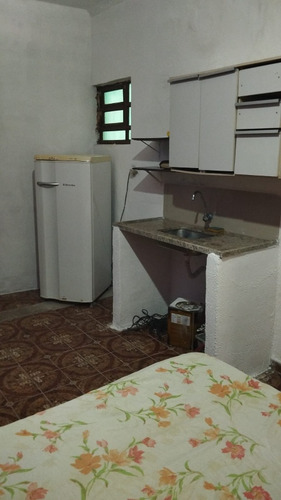 Alugo Um Suite Com Geladeira Fogão Guarda Roupa Cama De Casa