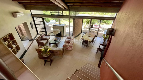 Imponente Casa 4 Dormitorios Manantiales Barrio Laguna Blanca
