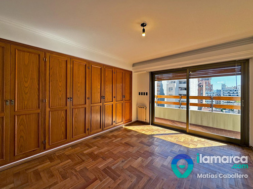 Piso Entero En Nueva Córdoba De 3 Dormitorios En Suite Mas Dep De Servicio 210 M2