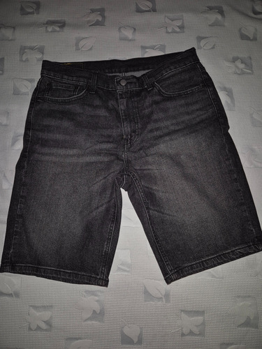 Bermuda Levis