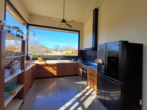 Venta Casa De Campo En Fincas De San Vicente 7 Ambientes