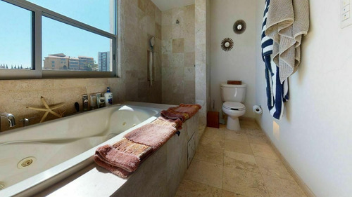 Imagen 13 de 19 de Espectacular Casa A La Venta En Cond. En La Herradura!!
