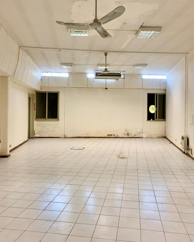 Cocucci Vende Excelente Galpón Con Oficinas