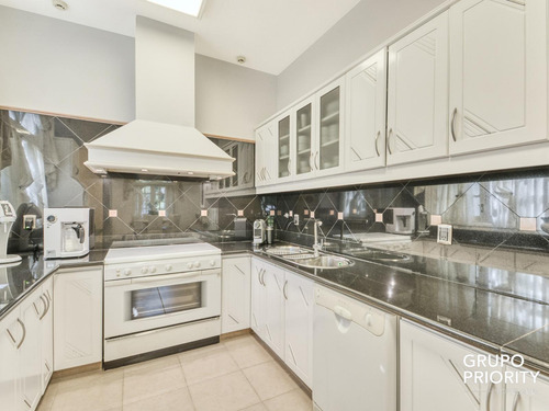 Mansion En Venta En Parque Leloir Con 4 Dormitorios En Suite Y 7000 M2