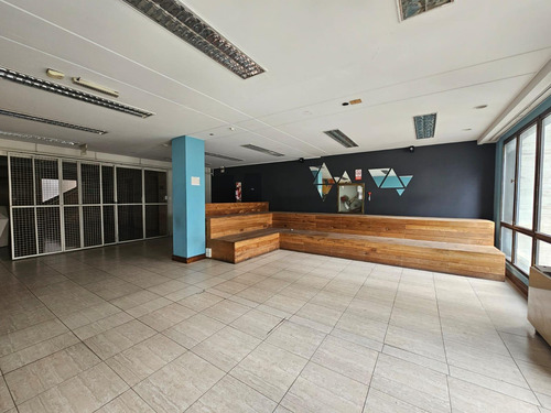 Oficina En Alquiler 250m2