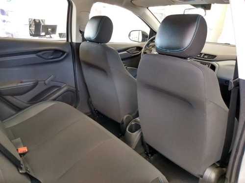 Imagen 14 de 18 de Chevrolet Onix 1.4 Joy Black