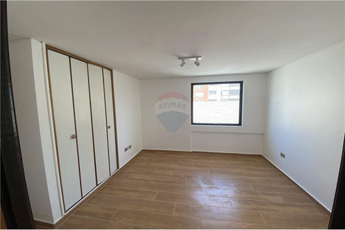 Imagen 11 de 18 de Departamento Duplex En Venta De 3d+2b Gc Bajos
