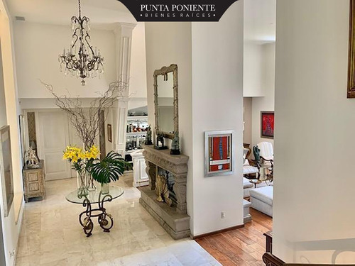Imagen 4 de 23 de Casa En Venta - Lomas Hipódromo, Naucalpan - 4 Recámaras - 1